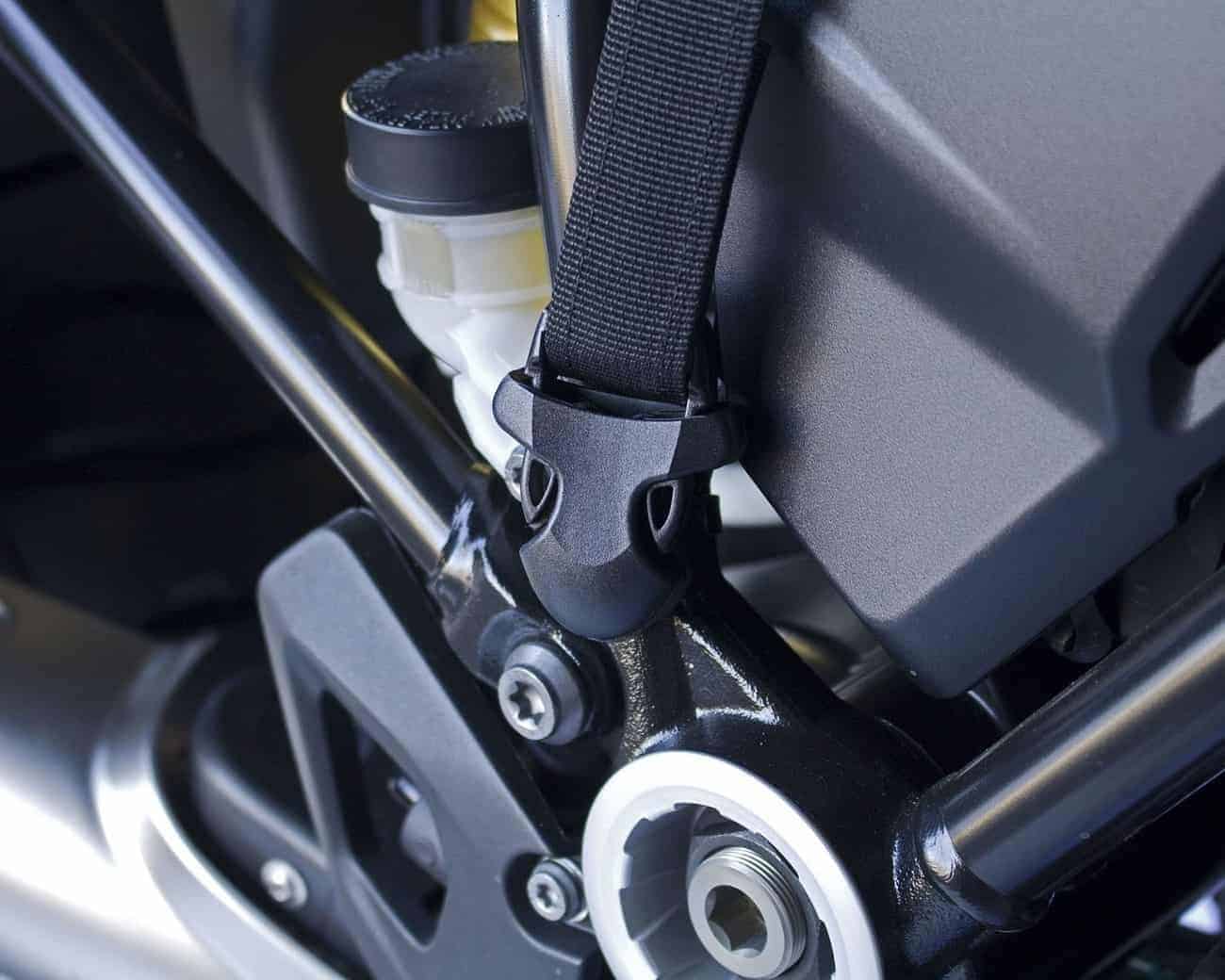 Enduristan_Motorcycle_BMW_R1200GS_LC_022_1024x1024@2x-1300x1040