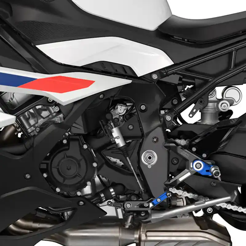 SCUFFBMW110BL-fitted