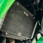 Zana Radiator Guard V-2 For Kawasaki Versys 650 ( Honeycomb Black ) - Image 2